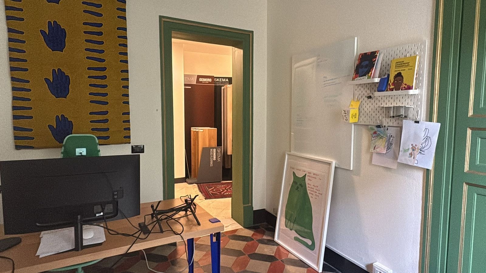 Postazione di lavoro nello studio Aricò